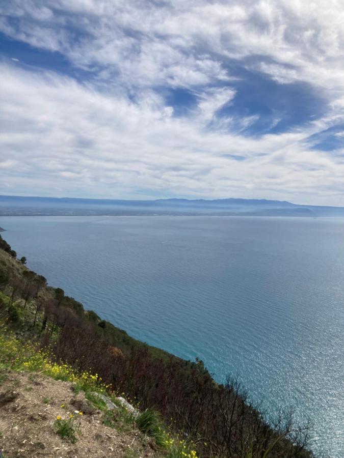 Domus Luxury Tropea Apartment Bagian luar foto