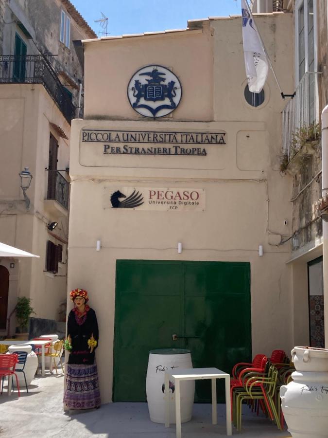 Domus Luxury Tropea Apartment Bagian luar foto