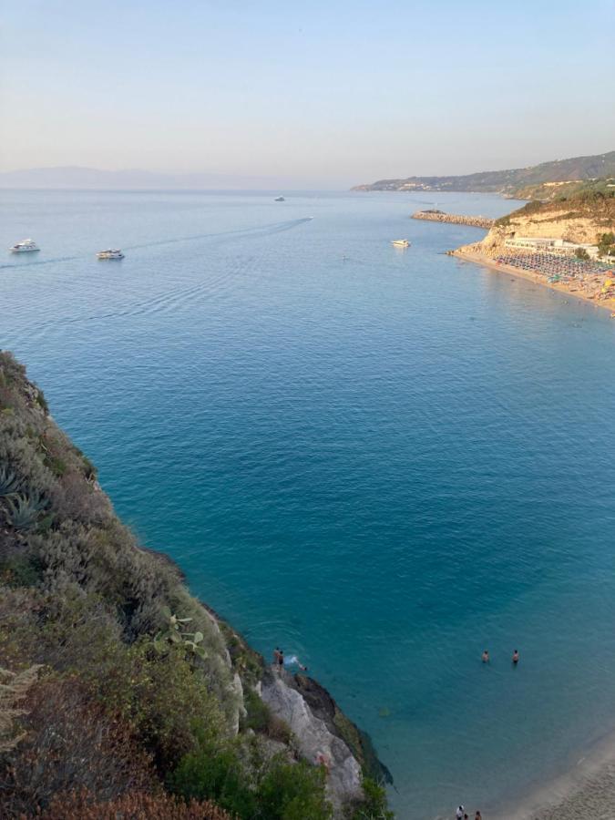 Domus Luxury Tropea Apartment Bagian luar foto